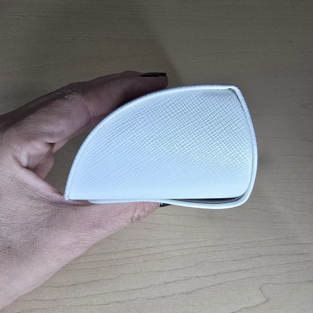 Michael Kors White Clutch Eyeglass Case‎